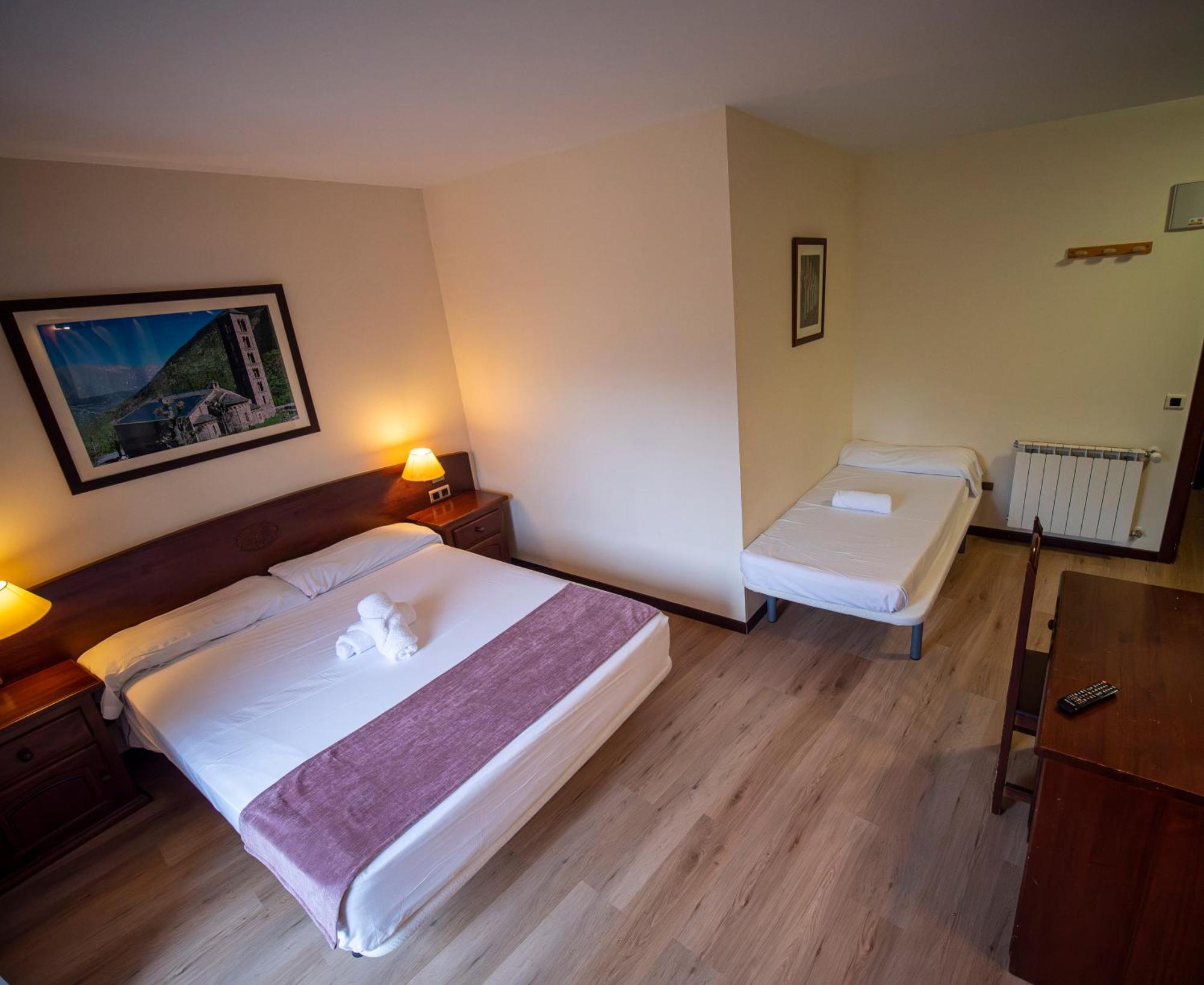 Hotel Romanic Taull Exterior photo