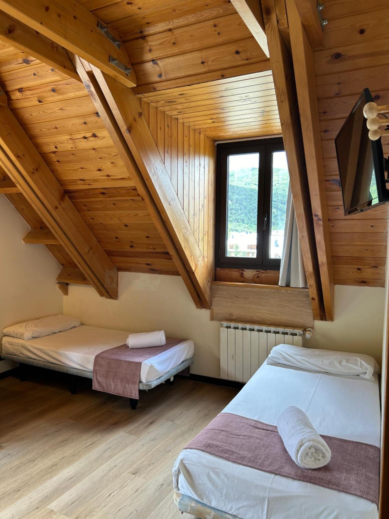 Hotel Romanic Taull Exterior photo