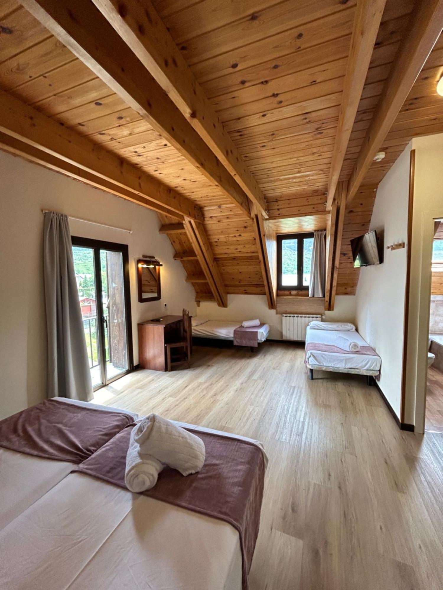 Hotel Romanic Taull Exterior photo